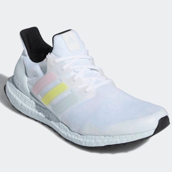 NEW! Adidas Ultraboost Men's Shoes Size 10.5 - Picture 1 of 8